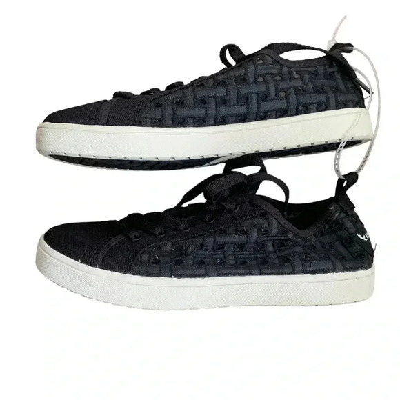 Koolaburra X UGG Black Woven Embroidered Back To School Sneakers Size 2 Youth - Picture 1 of 7